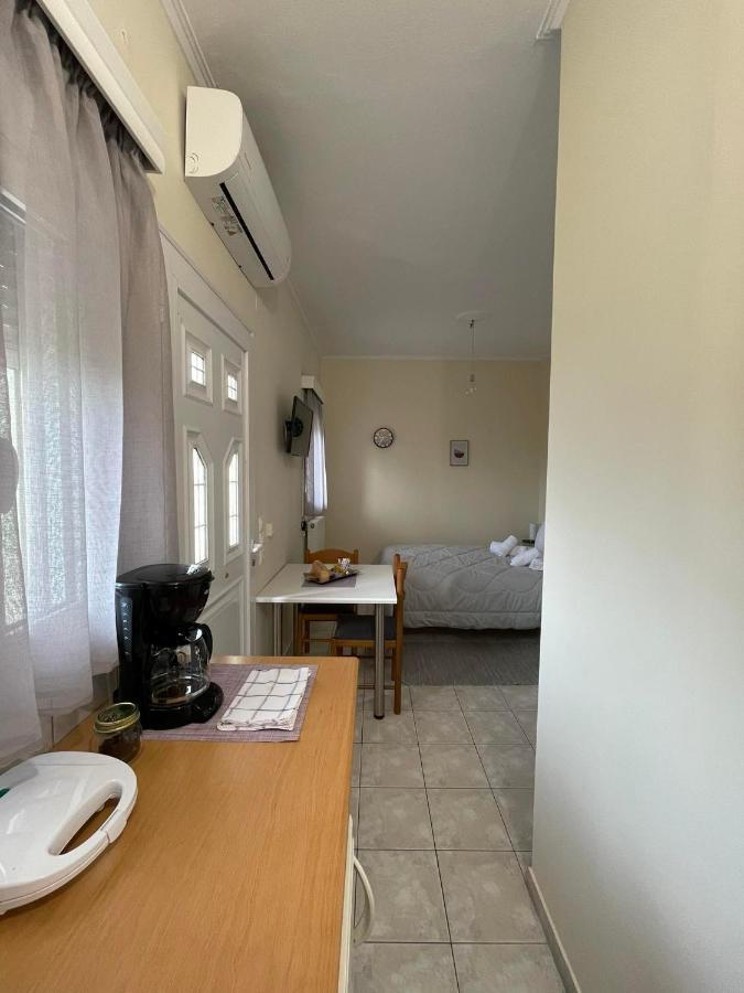 Flo'S Apartment Missolonghi Экстерьер фото